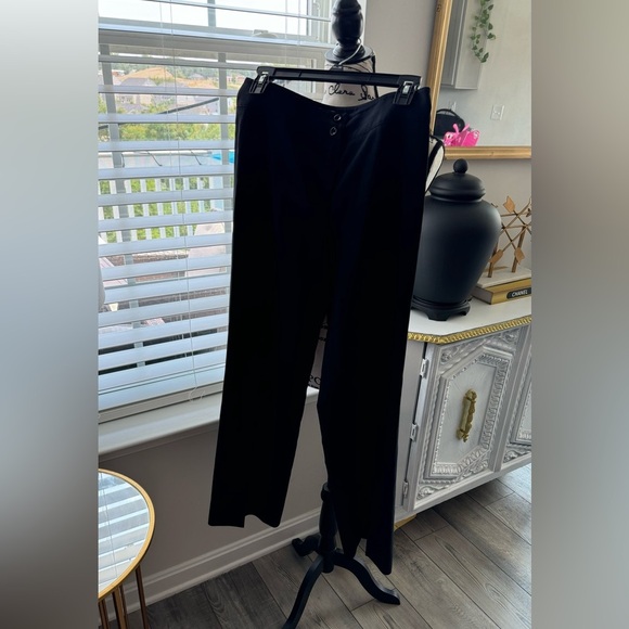 Armani Collezioni Pants - Armani Collezioni Black Pants In good condition size: 4. RN 103723